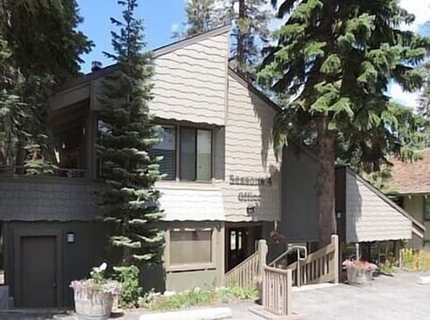 Office and common area amenities