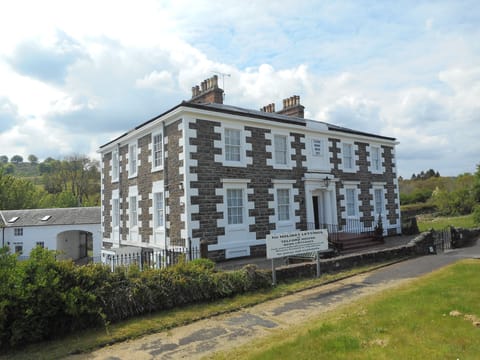 TELFORD MANOR HOUSE &  Mews courtyard