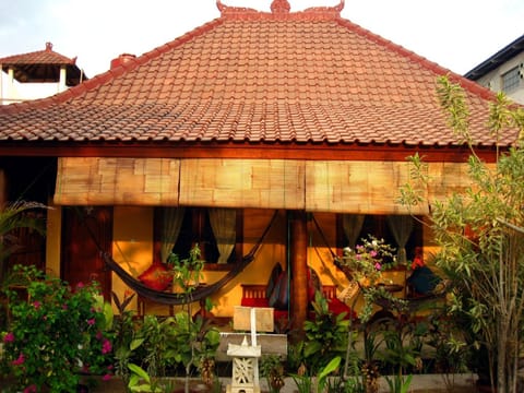 Puri Sayang has two rooms that are side by side and suitable for up to 5 guests