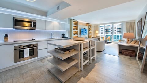 Kitchen and Dinning Area