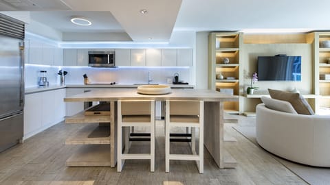 Kitchen and Dinning Area