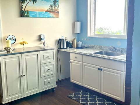 Coffee and Tea Station
Indoor meal prep area
*Organic Beans*Grinder*French Press