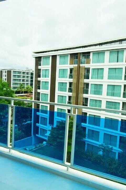2Br fully equipped beachfront condo 005