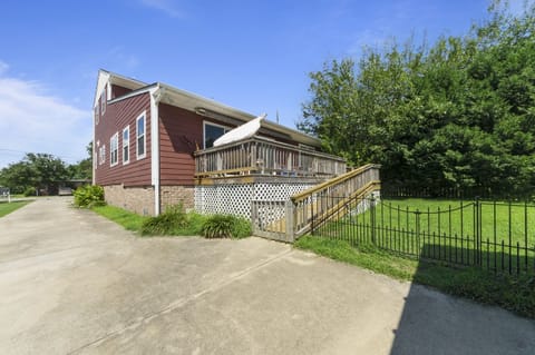 Patio, Handrail, Flagstone, Outdoors