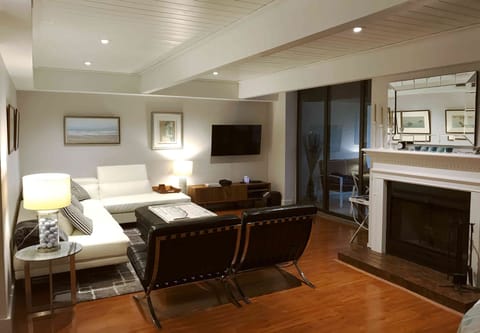 Living sofa & TV