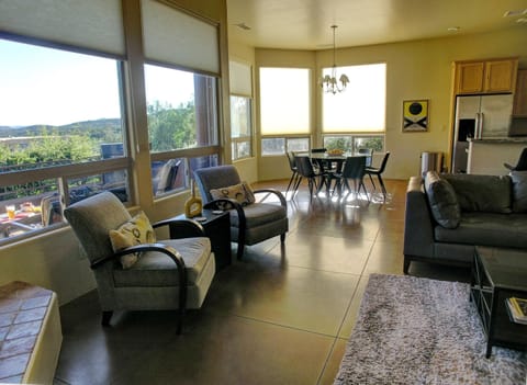 SKY LIGHT: Great Room