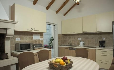 Kitchen and dining table