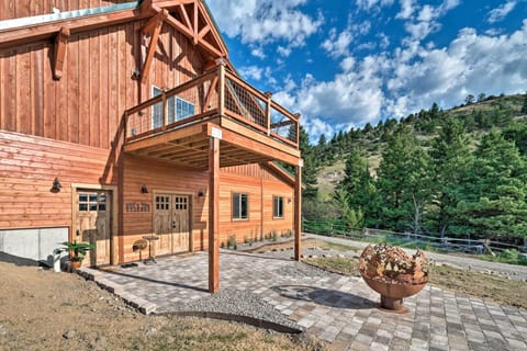 Livingston Vacation Rental | 3BR | 2BA | 2,000 Sq Ft | Stairs Required