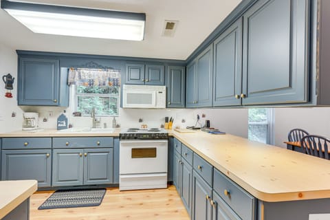 Kitchen | Cooking Basics | Dishware/Flatware