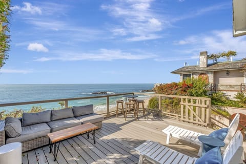 Breathtaking oceanfront deck, perfect for sunbathing and seaside relaxation