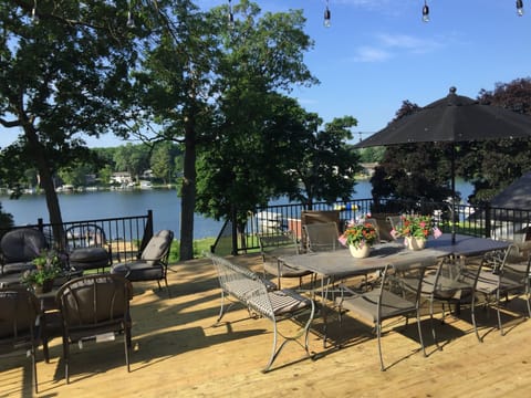 deck dining with view
