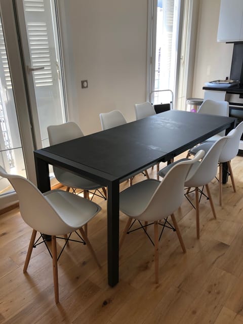 table for ! person max