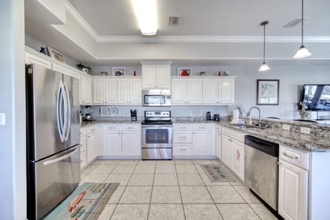 All Stainless appliances - fully stocked 