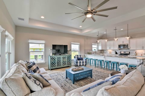Crystal Beach Vacation Rental | 3 BR | 2 BA | 1,462 Sq Ft