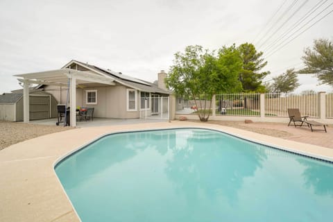 Phoenix Vacation Rental | 3BR | 2BA | 1,402 Sq Ft | Half-Step Required