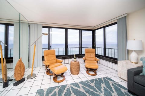 Charming enclosed lanai with unobstructed view of the Pacific