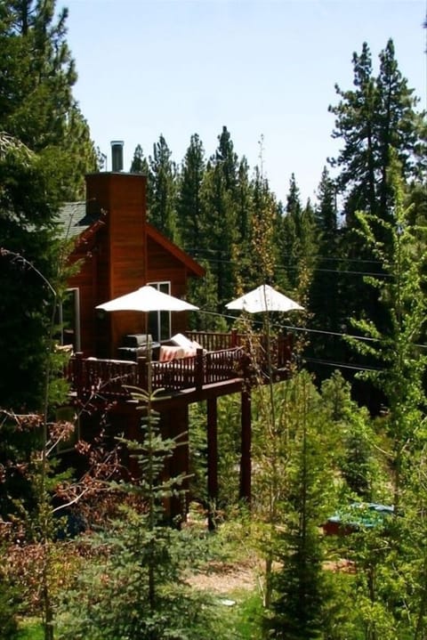 8 person spa below deck w/easy open cover