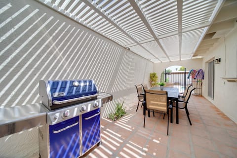 Patio | Outdoor Dining Table | Gas Grill