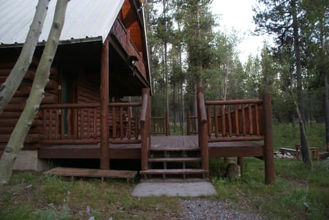 Awesome deck out back for you to use!