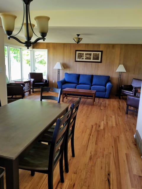 6 seat Dinning Table