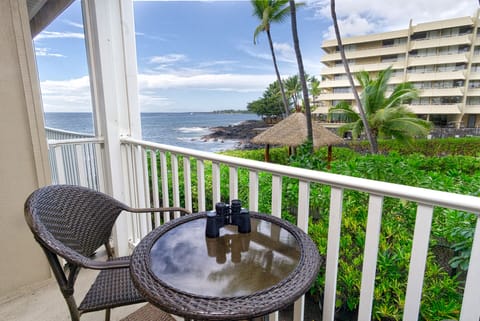 Enjoy stunning ocean and lagoon views from your private lanai, complete with a high dining set — perfect for meals or sunset cocktails.
