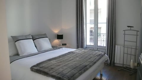 happy-days-bedroom-1