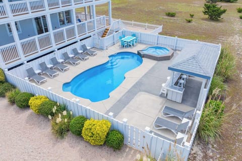 Surf or Sound Realty - 840 - Lucky Oyster - Pool Area -9