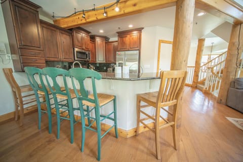 Large countertop bar