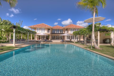 Arrecife 25 - Large villa with golf views (207)