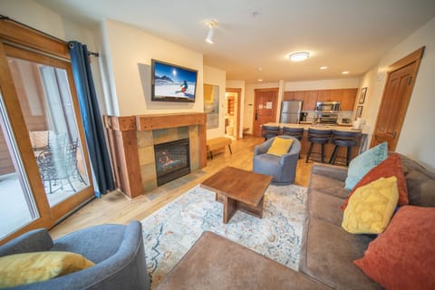 Cozy and modern vacation condo at The Springs!