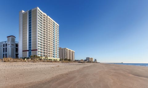 Exterior-1-Towers-on-the-Grove