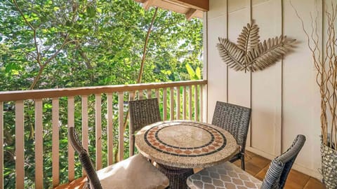 Waikomo Stream Villas #333 - GArden View Dining Lanai - Parrish Kauai