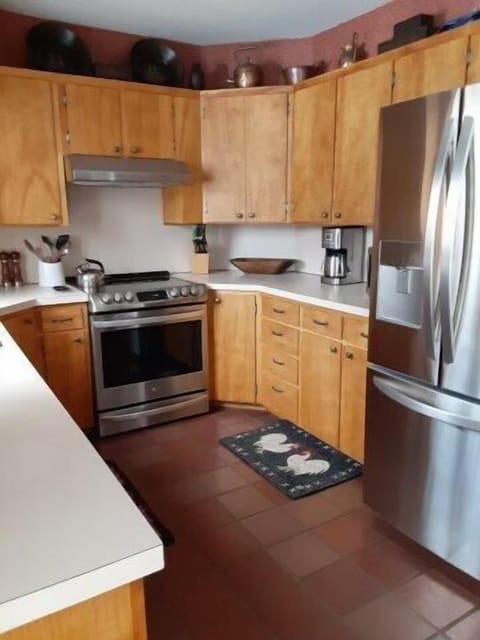 Fully stocked kitchen with brand new appliances
