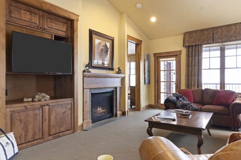 Living Room with Fireplace