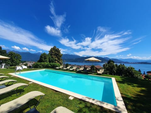 Villa Ermelinda - Baveno, Lake Maggiore - NORTHITALY VILLAS Vacation rentals