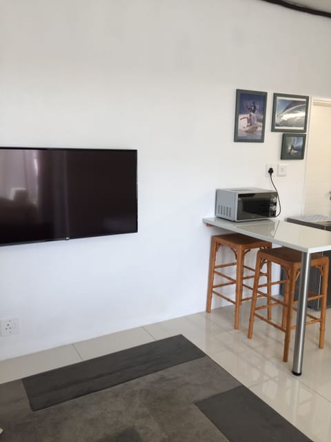 TV and Kitchennett dining area