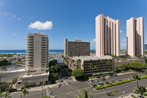 Monthly Discovery Bay 1403 1 Bedroom Ocean / Sunset / Marina / City Views Queen Bed, Sofa Bed Apartment in Honolulu