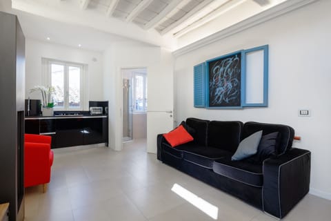 Lower Floor living room: Double sofa bed, Triple sofa, Fireplace, 55" Smart TV