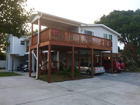 6 Car Pkng concrete, Partially cvd Porch Gas Grill, Fan, AC outlet