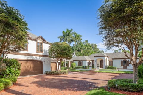 2587 Half Moon Walk Daylight View Home