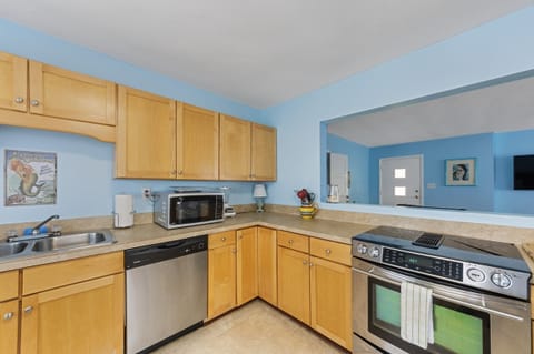 Indoors, Room, Kitchen, Oven, Furniture