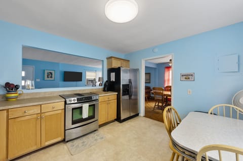 Furniture, Chair, Room, Indoors, Flooring