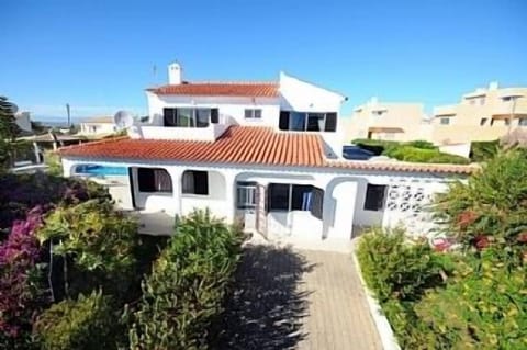 Front view of Casa Monteiro