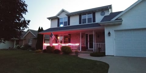 Under 3 miles from EAA in a quiet subdivision 