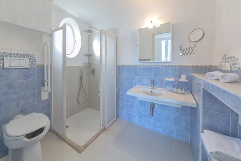 Aptm and Room in a Small and Fine Resort, set in a botanical Garden.  On Ischia 