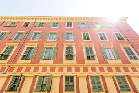 Our building has been totally renovated. Building access is done with a badge.