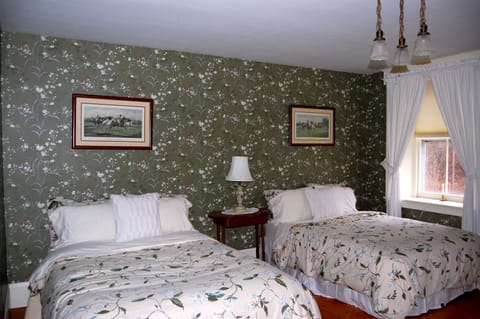 2nd Floor -Two Full Beds (Bedroom 2)