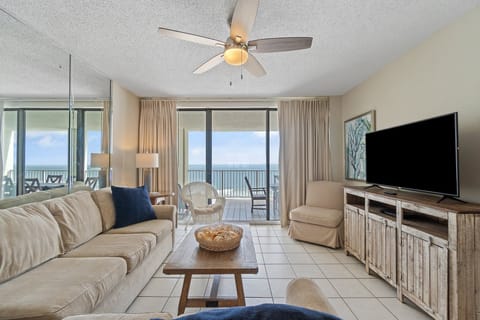 Welcome to Pelican Pointe 1203!