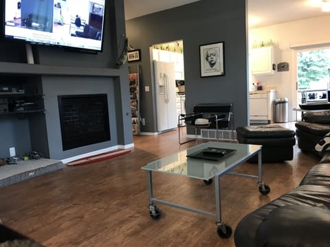 LIVING ROOM SOUTHWEST