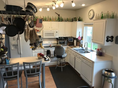 KITCHEN SOUTH